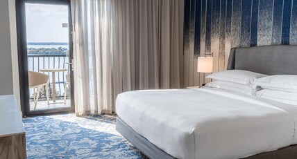 Hilton Dallas/Rockwall Lakefront Room Type - 1 KING SUITE HF W BALCONY