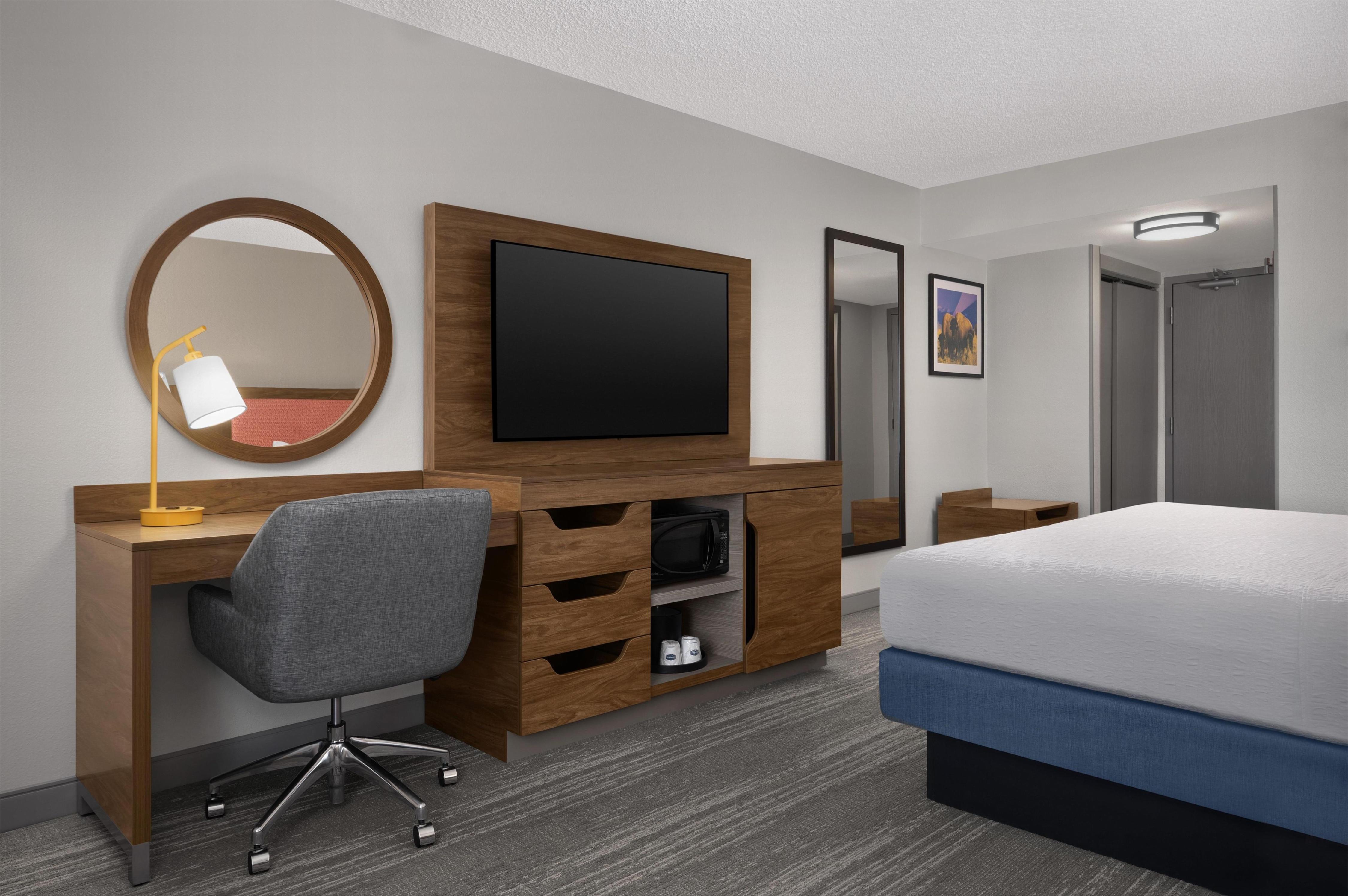 Hampton Inn & Suites Denver - Cherry Creek - Tap to explore photos