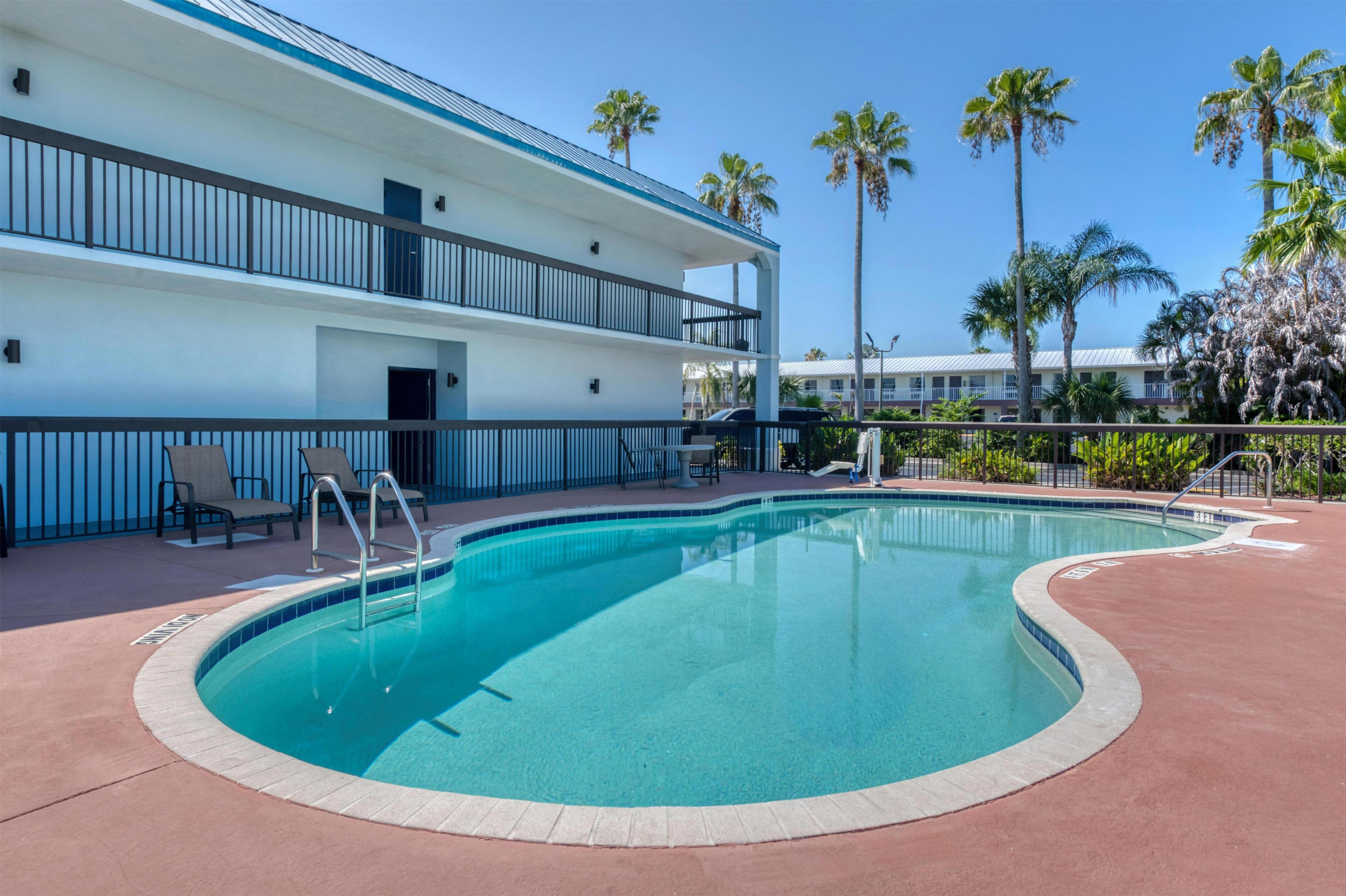Best Western Lake Okeechobee - Tap to explore photos
