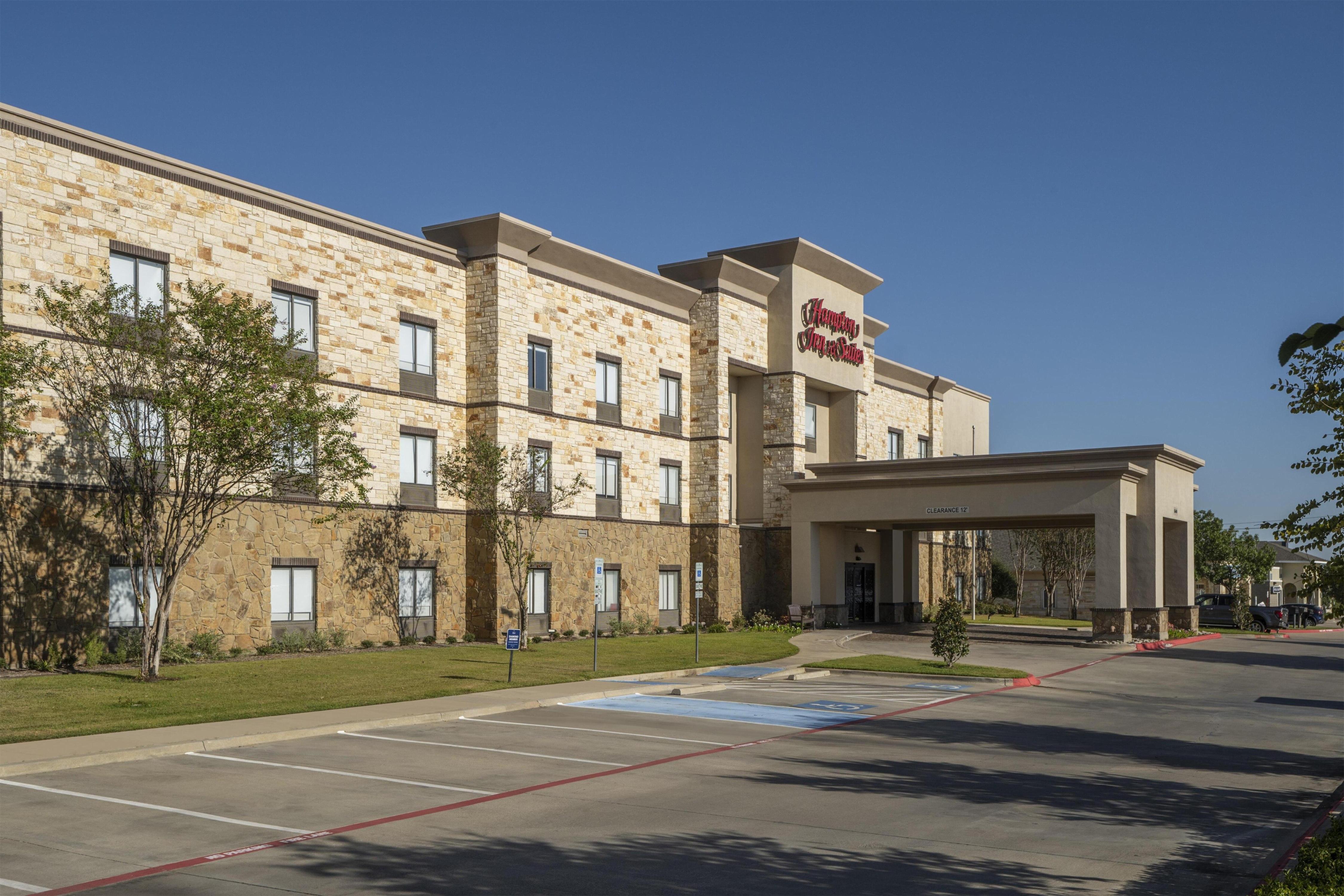 Hampton Inn & Suites Mansfield, TX - Tap to explore photos