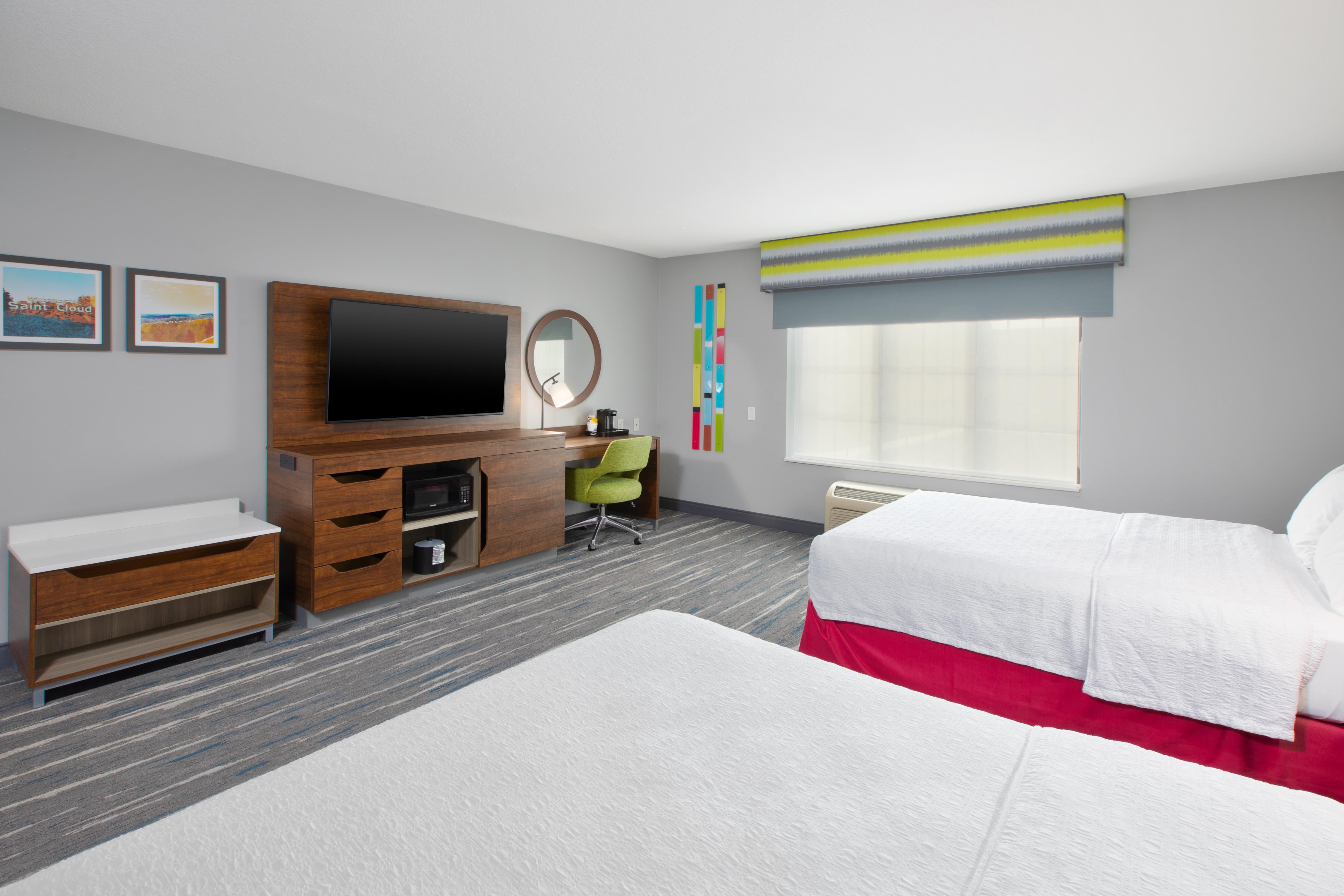 Hampton Inn and Suites St. Cloud Room Type - 2 QUEEN MOB ACC W TUB NS