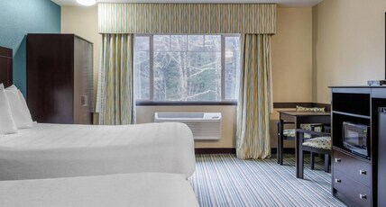 Best Western Long Beach Inn Room Type - 2 Queen Beds, Non-Smoking, Microwave And Refrigerator, Wi-Fi, Full Breakfast Best Western Long Beach Inn Room Type - 2 Queen Beds, Non-Smoking, Microwave And Refrigerator, Wi-Fi, Full Breakfast