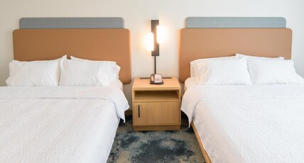 Hampton Inn Presque Isle Maine Room Type - 2 QNS W MICRO, FRIDGE NONS