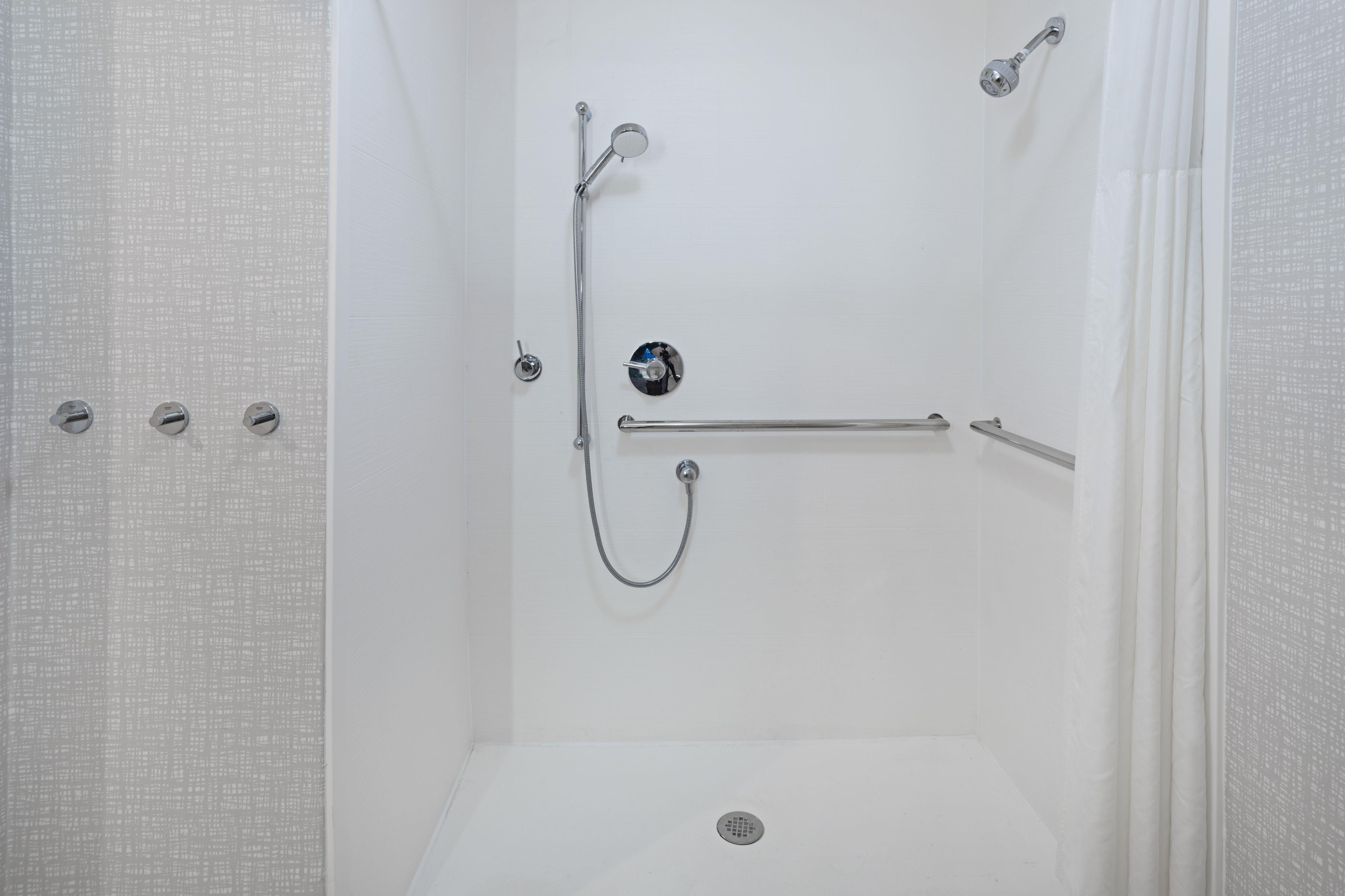 Hampton Inn Richmond West Room Type - 1 KING MOB ACC RI SHWR NS