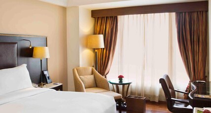 Eros Hotel New Delhi by IHG Room Type - 1 King Classic Pool View Lounge Access Eros Hotel New Delhi by IHG Room Type - 1 King Classic Pool View Lounge Access