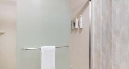 Hampton Inn by Hilton Uvalde Room Type - 1 KNG HEARING ACC NOSMOK