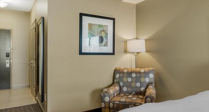 Best Western Plus Moose Jaw Room Type - Accessible - 2 Queen, Mobility Accessible, Roll In Shower, Microwave And Mini-Refrigerator, Wi-Fi, N Best Western Plus Moose Jaw Room Type - Accessible - 2 Queen, Mobility Accessible, Roll In Shower, Microwave And Mini-Refrigerator, Wi-Fi, N
