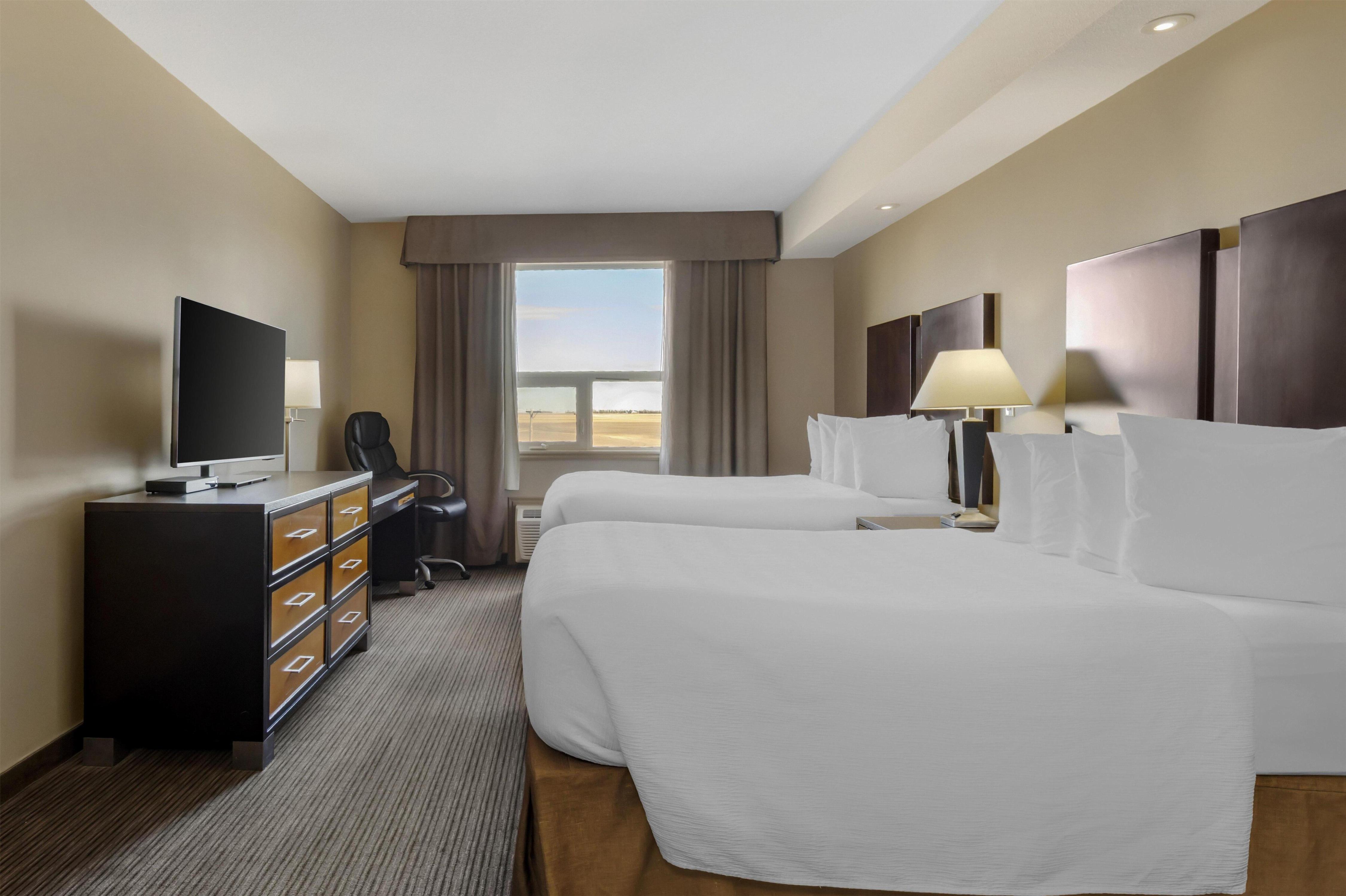Best Western Plus Moose Jaw - Tap to explore photos