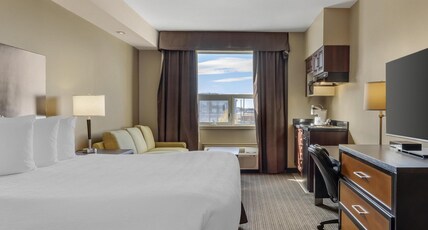 Best Western Plus Moose Jaw Room Type - Accessible - 1 King, Mobility Accessible, Roll In Shower, Sofabed, Kitchenette, Mini Fridge, Non-Smo Best Western Plus Moose Jaw Room Type - Accessible - 1 King, Mobility Accessible, Roll In Shower, Sofabed, Kitchenette, Mini Fridge, Non-Smo