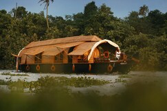 Spice Coast Cruises - Houseboat, a CGH Earth Experience