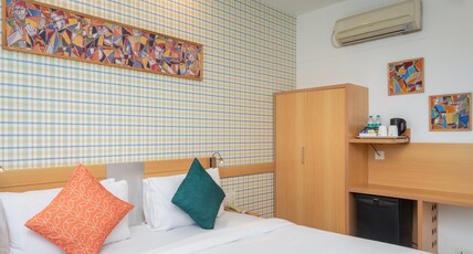 Mango Grove Hotel Room Type - Superior Room - City View - Large Bed