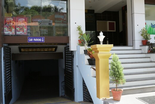 Hotel Sumi Palace