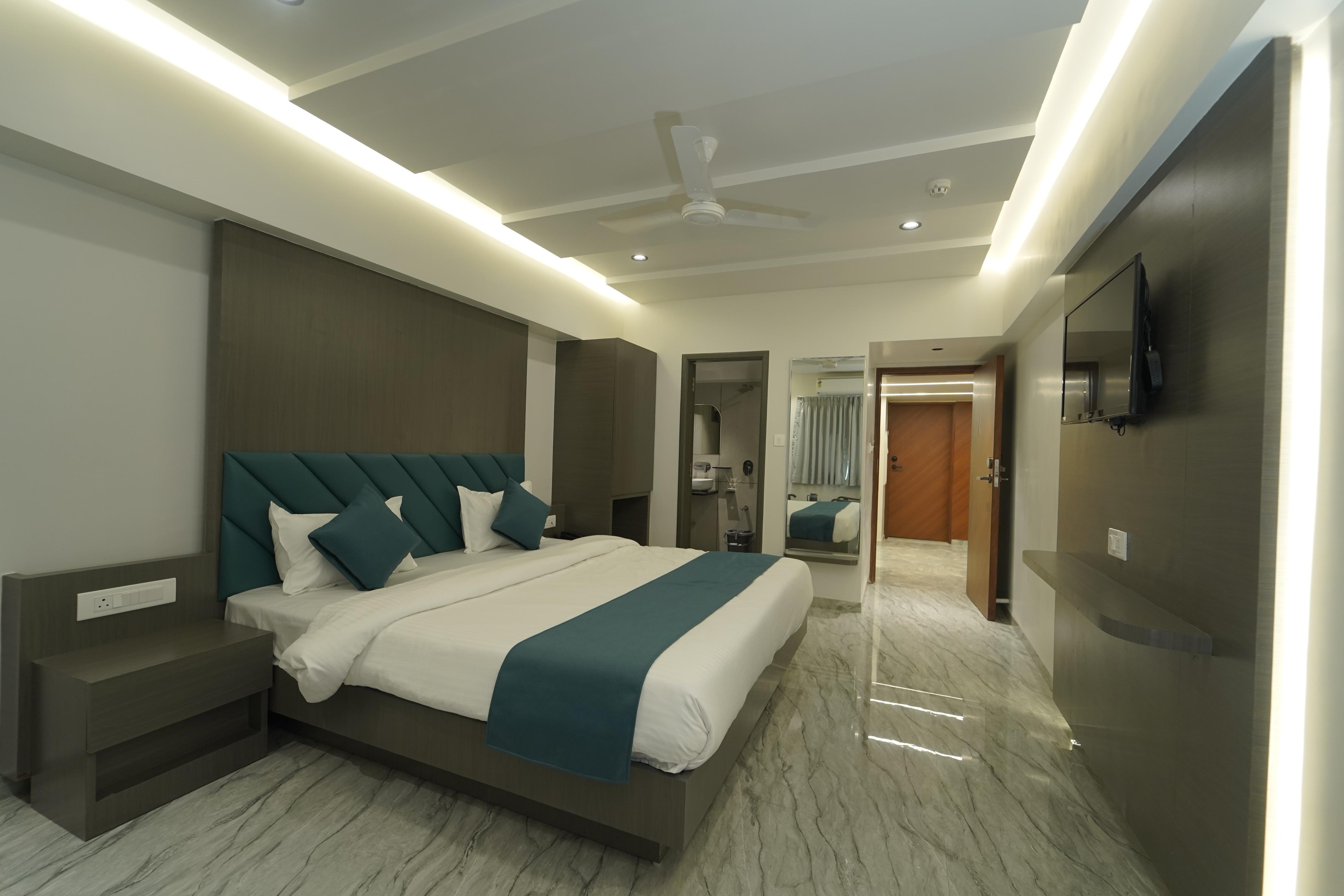 Hotel Repose Room Type - Deluxe AC King Bed
