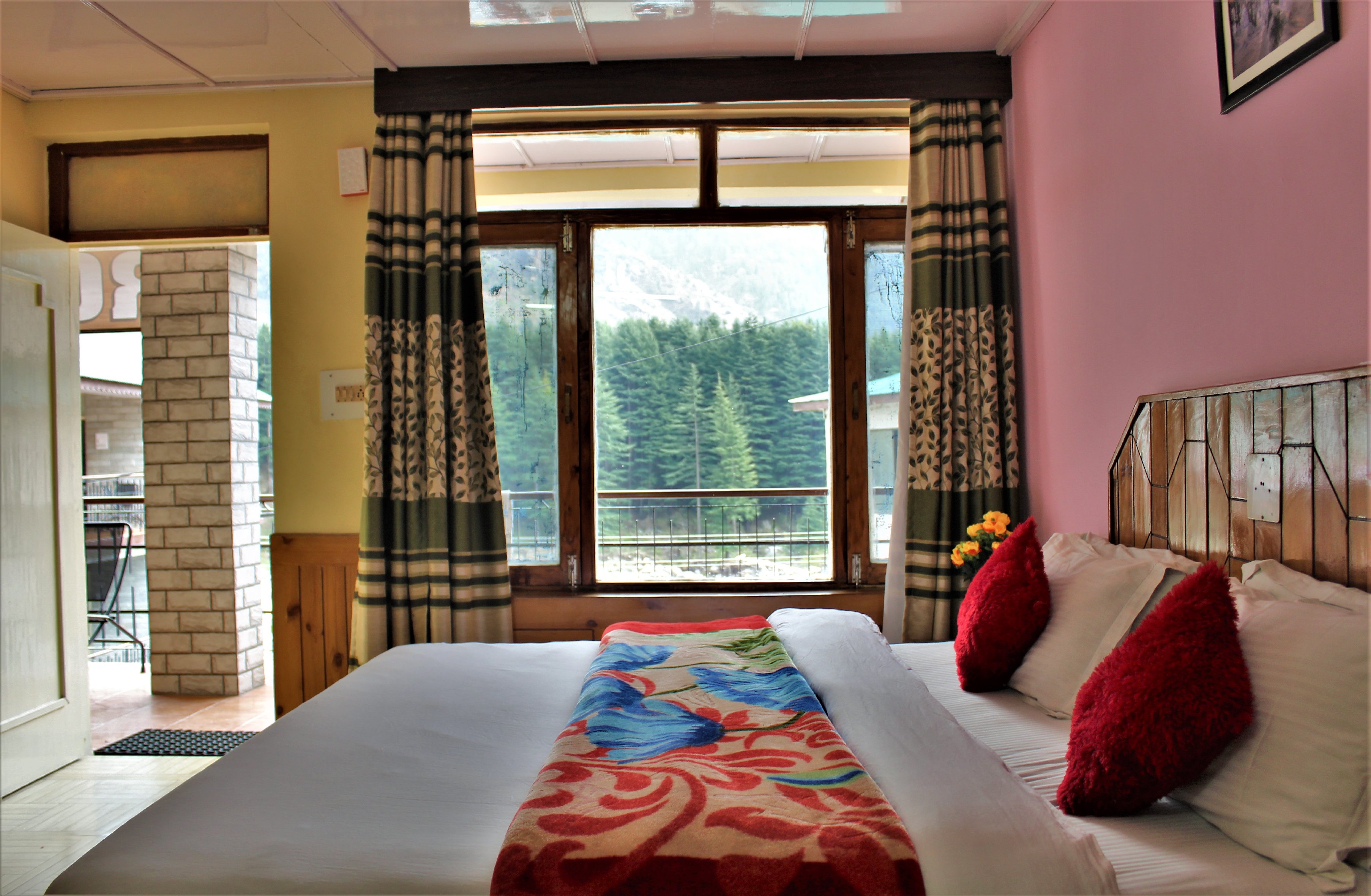 Hotel New Royal - Tap to explore photos