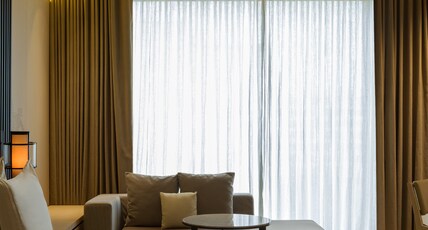 Roseate House New Delhi Room Type - Deluxe Room with Bathtub Roseate House New Delhi Room Type - Deluxe Room with Bathtub