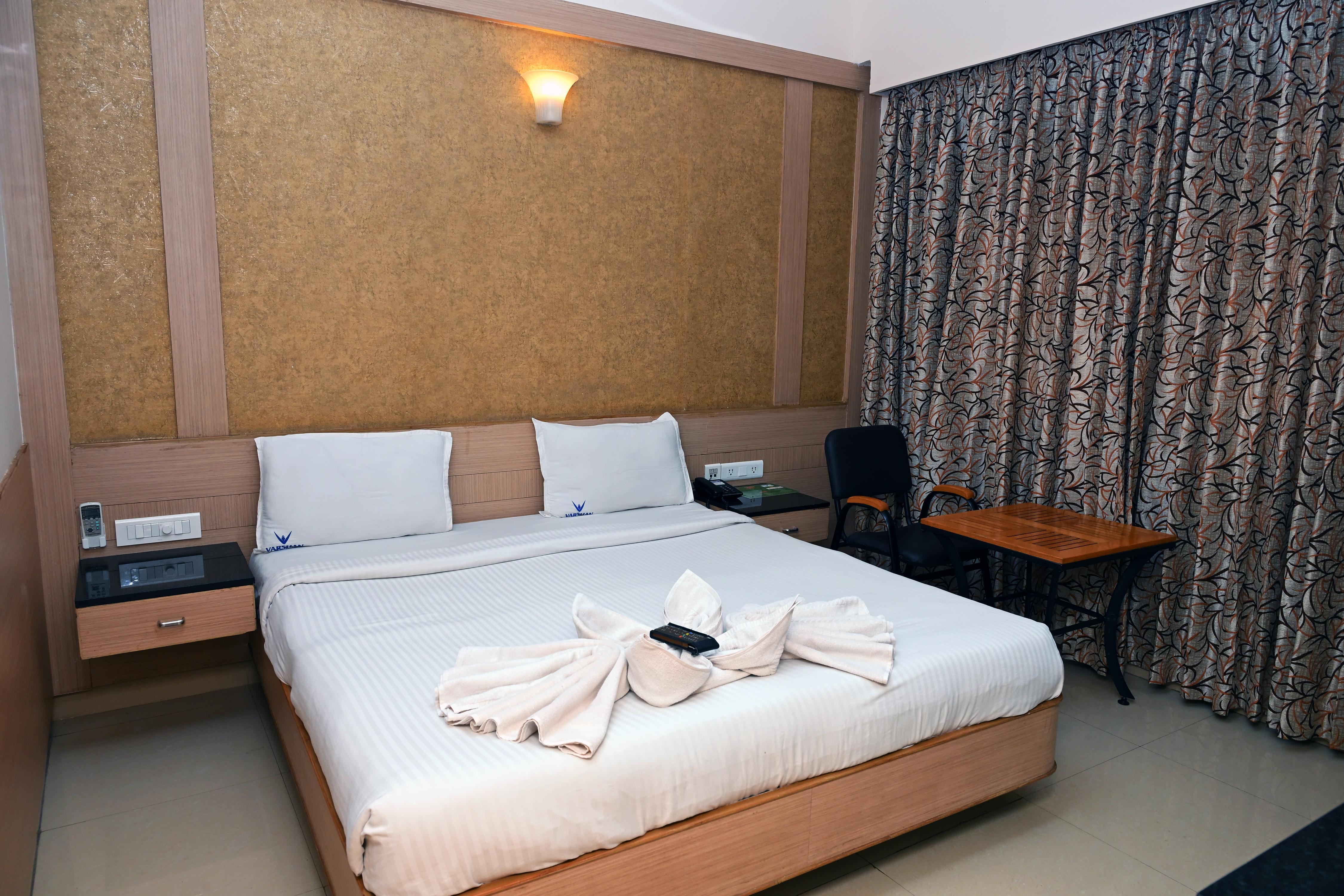 HOTEL VARSHAN INTERNATIONAL - Tap to explore photos
