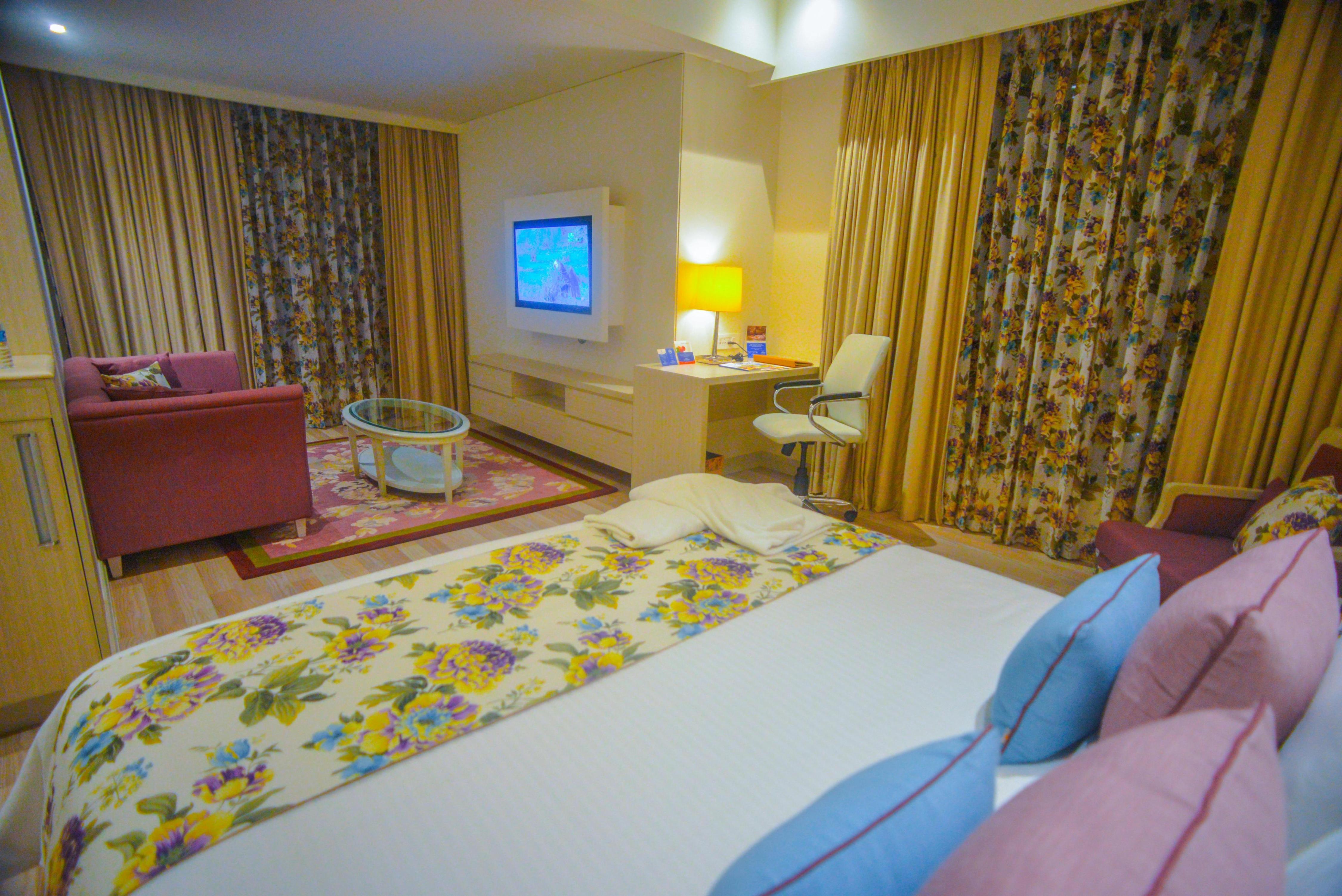 Efcee Sarovar Premiere Bhavnagar Room Type - Premium Room -  Double Bed