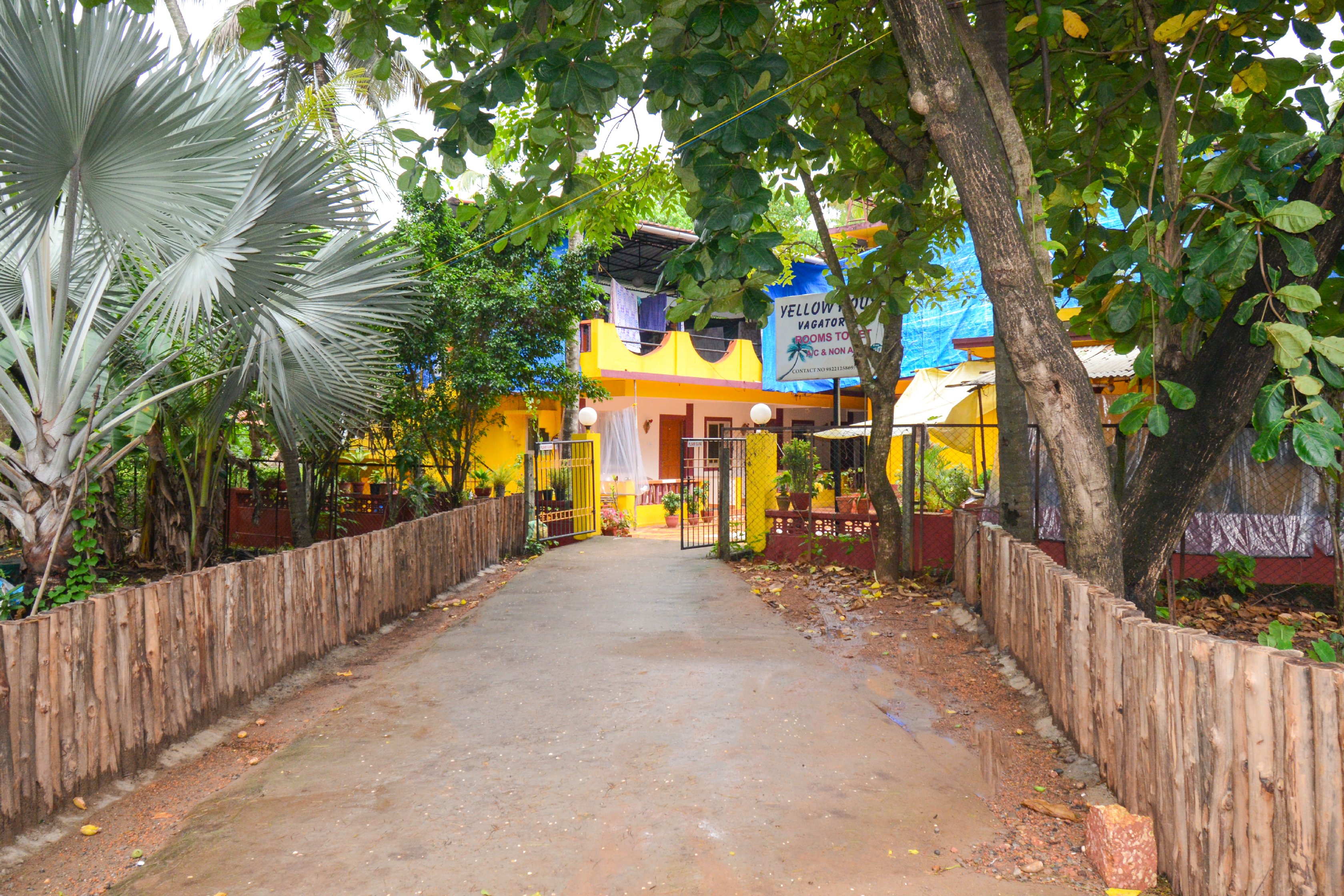 Yellow House ( NO CHILD ALLOWED from 0 - 12 yrs) - Tap to explore photos