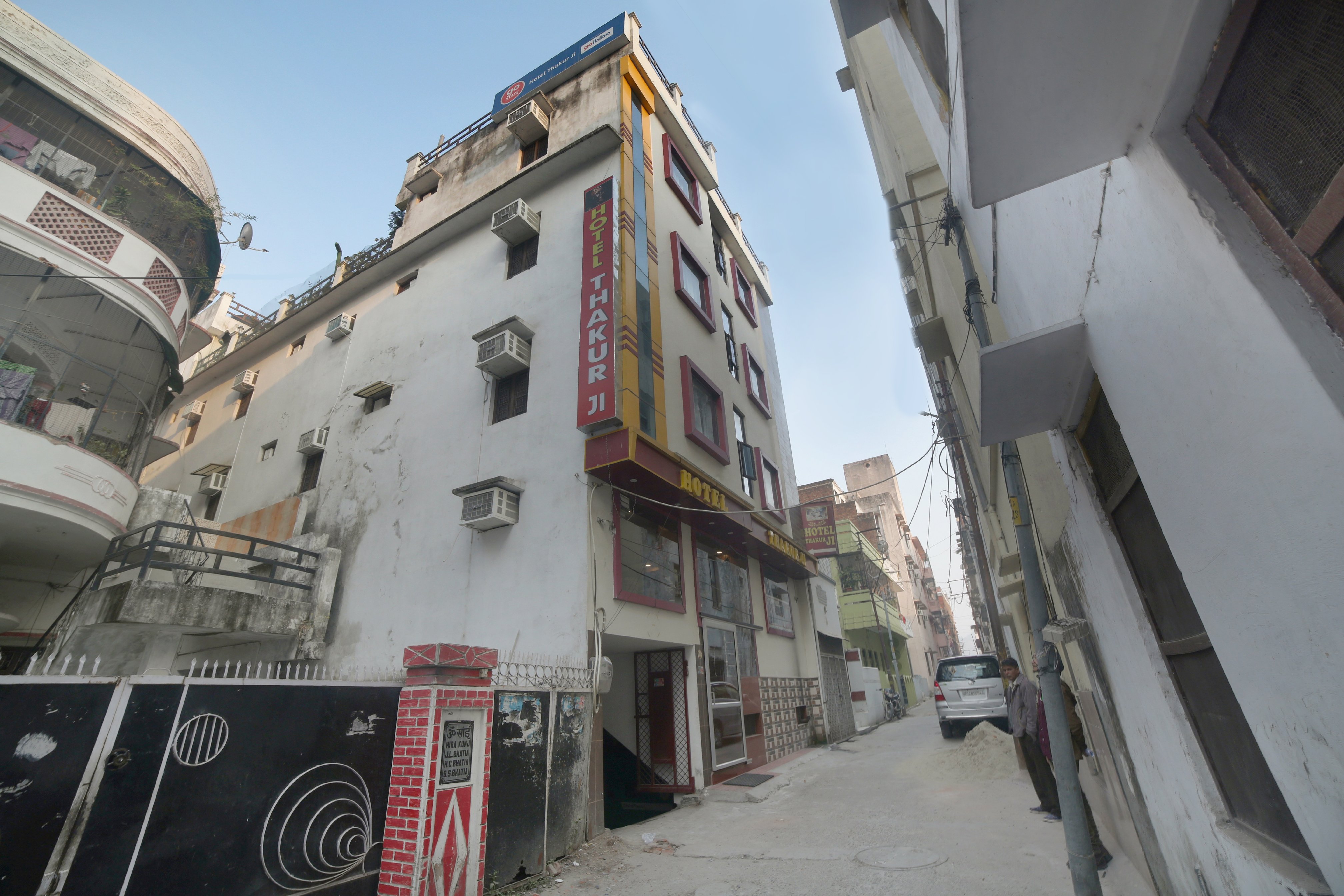 Hotel Thakur Ji - Tap to explore photos