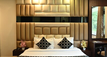 The Hoften Blue Magnets Dalhousie Room Type - Premium Room With Balcony The Hoften Blue Magnets Dalhousie Room Type - Premium Room With Balcony
