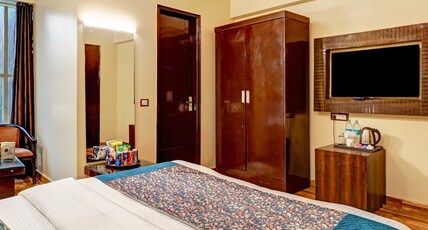 Hotel Palm Grand @ Naraina New Delhi Room Type - Deluxe Room with City View Hotel Palm Grand @ Naraina New Delhi Room Type - Deluxe Room with City View