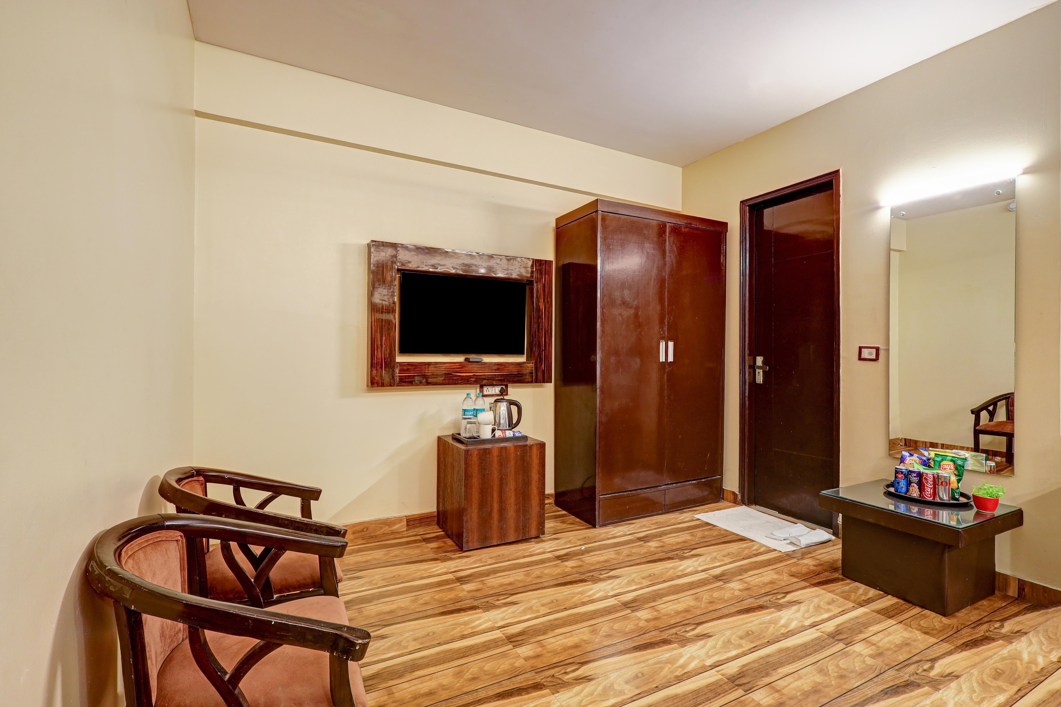 Hotel Palm Grand @ Naraina New Delhi - Tap to explore photos