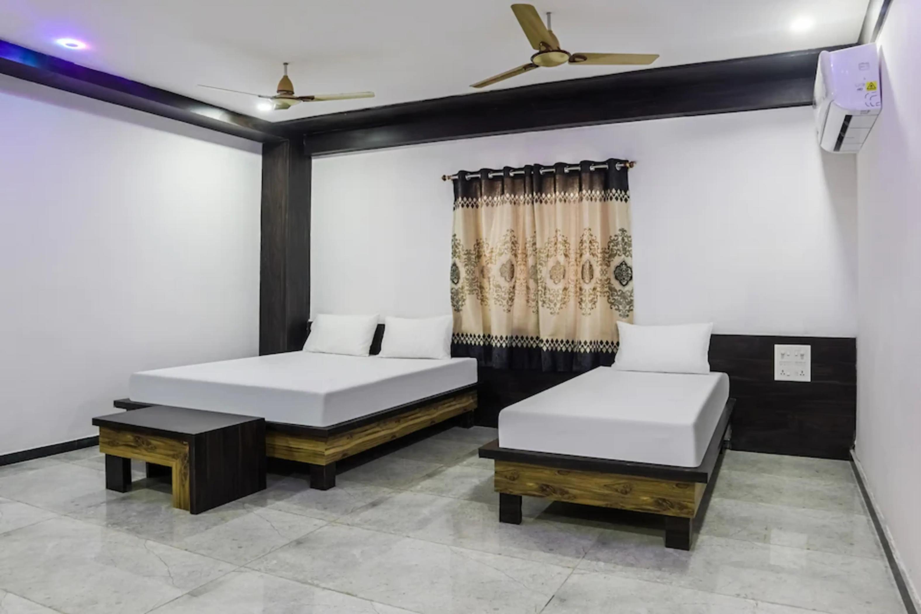 RAGHU RESIDENCY SAMALKOTA Room Type - Ac Deluxe