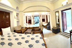 Natraj Paying Guest House