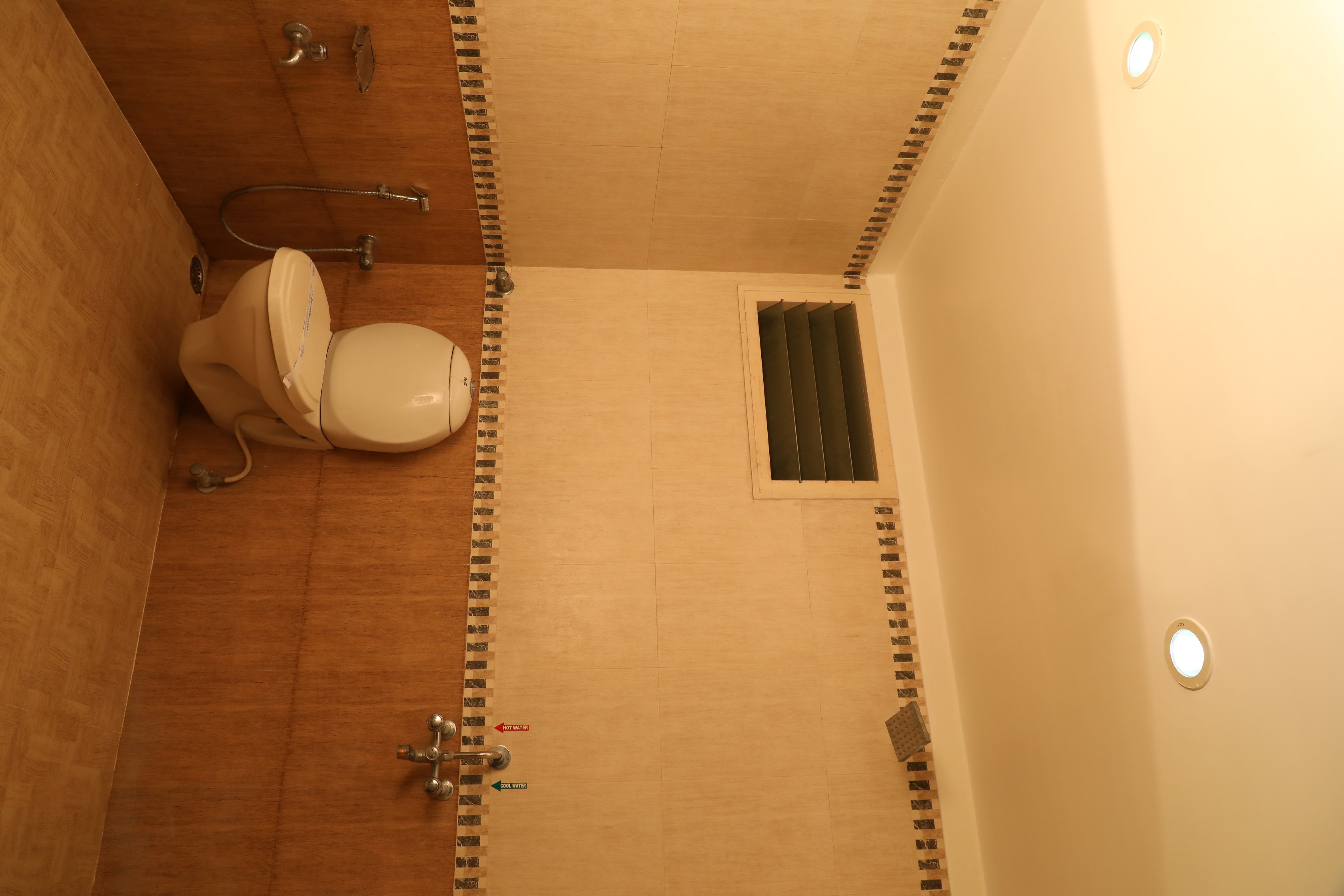 Hotel Pandiyar Residency - Tap to explore photos