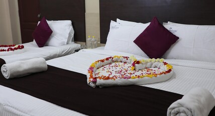Hotel Pandiyar Residency  Room Type - Tripple  bedroom AC