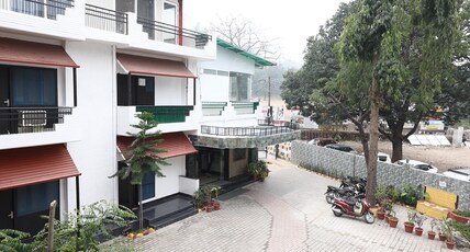 Hotel Moksha (500m From Ram Jhula) Room Type - Deluxe With Balcony