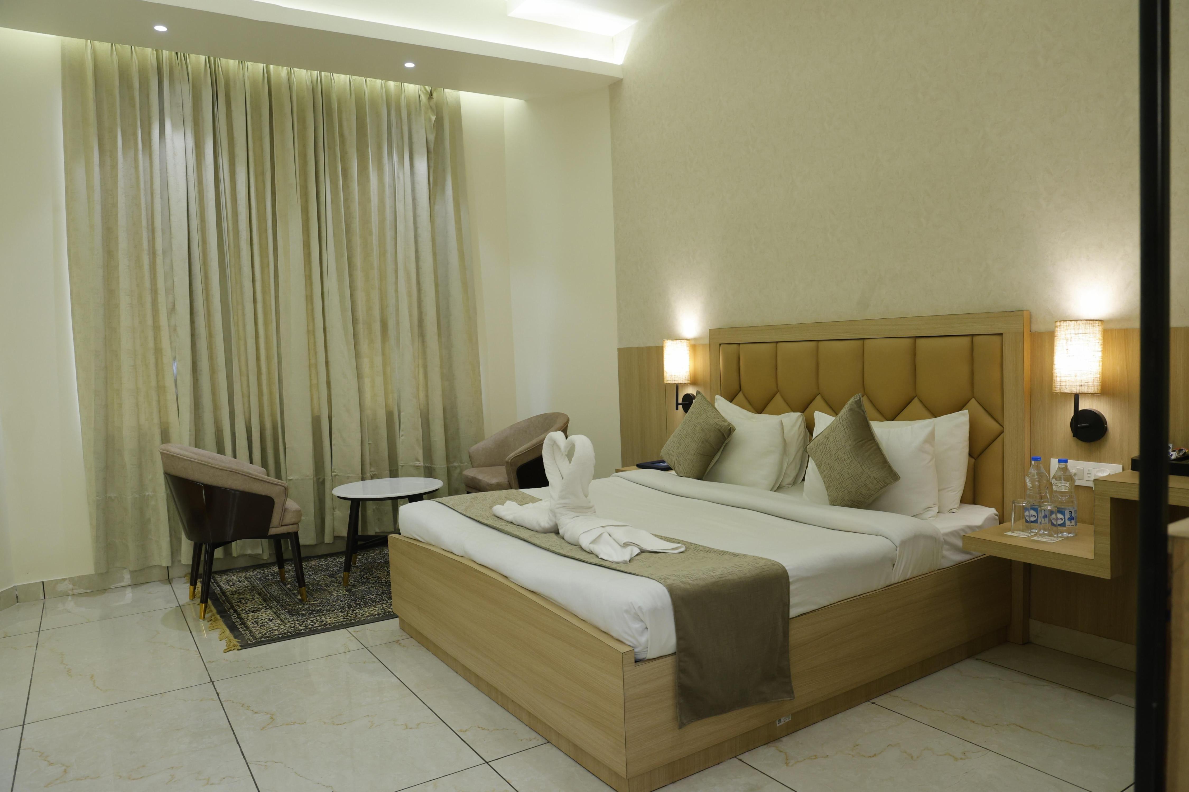 Club Platinum Resort's - Tap to explore photos