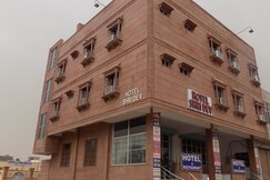 Hotel Shri Dev