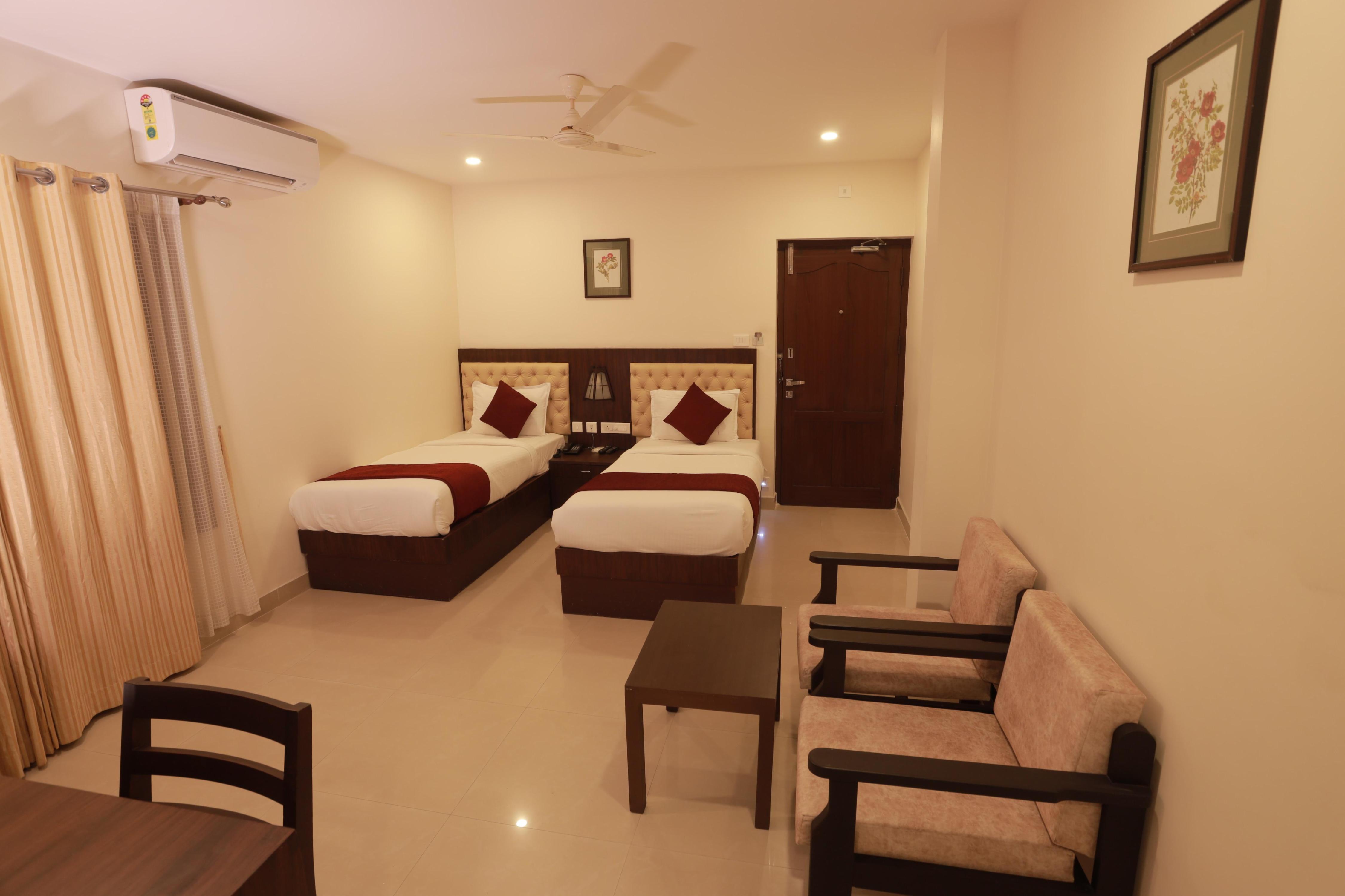 HOTEL CENTRAL PARK Room Type - Deluxe Room AC