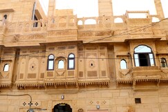 Hotel Shree Giriraj Palace