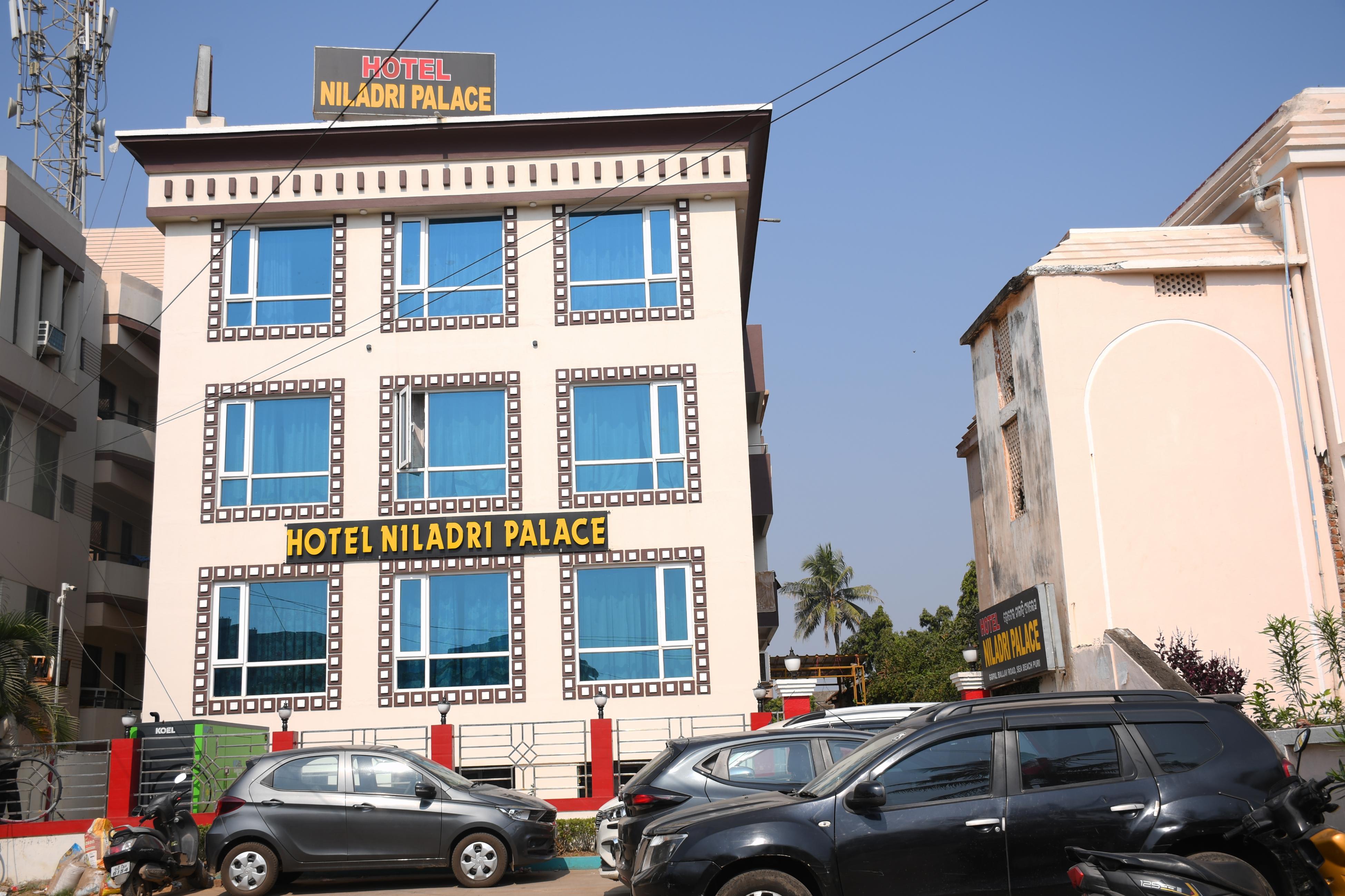 HOTEL NILADRI PALACE