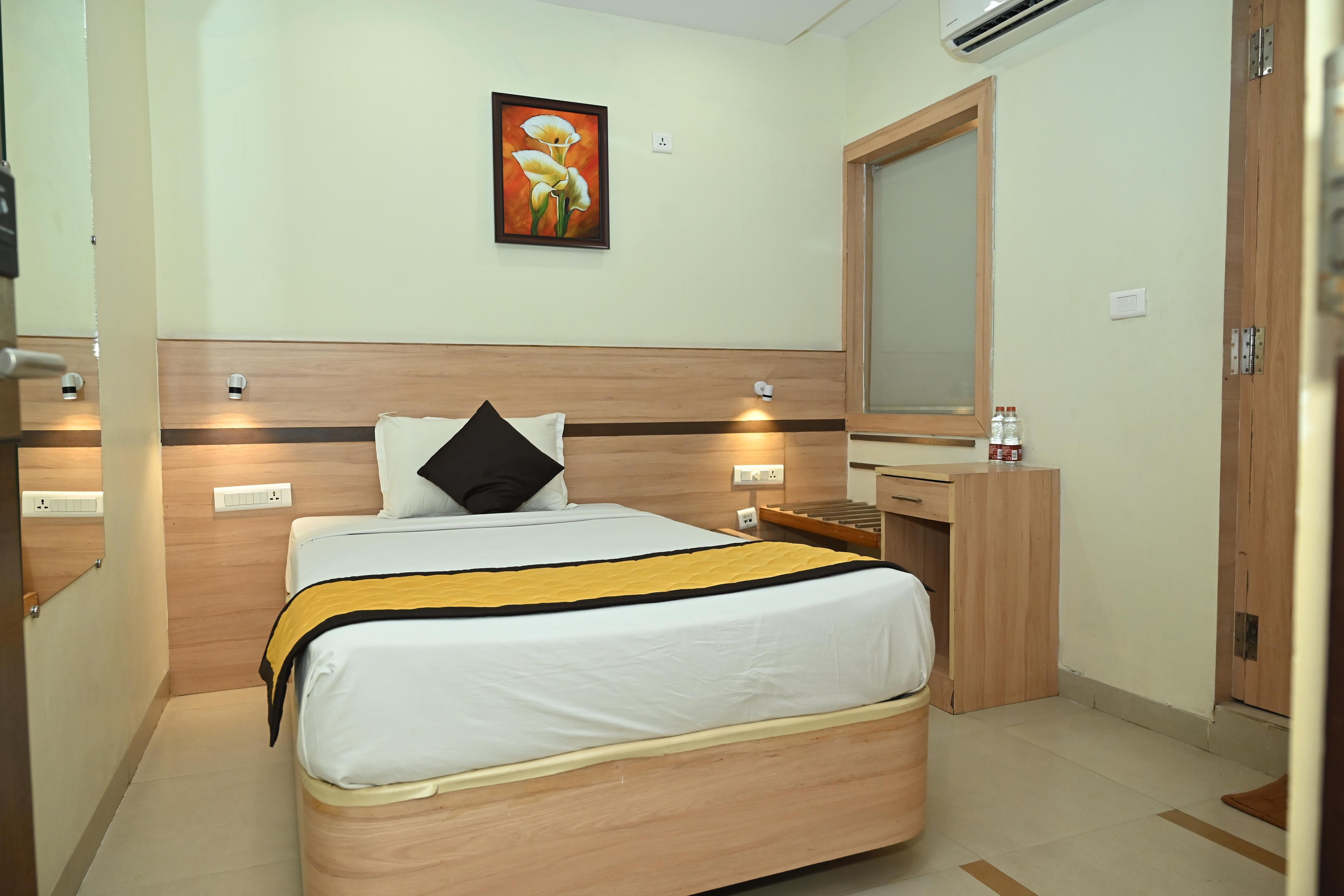 Hotel Vasanth Maarg By Livewell - Tap to explore photos