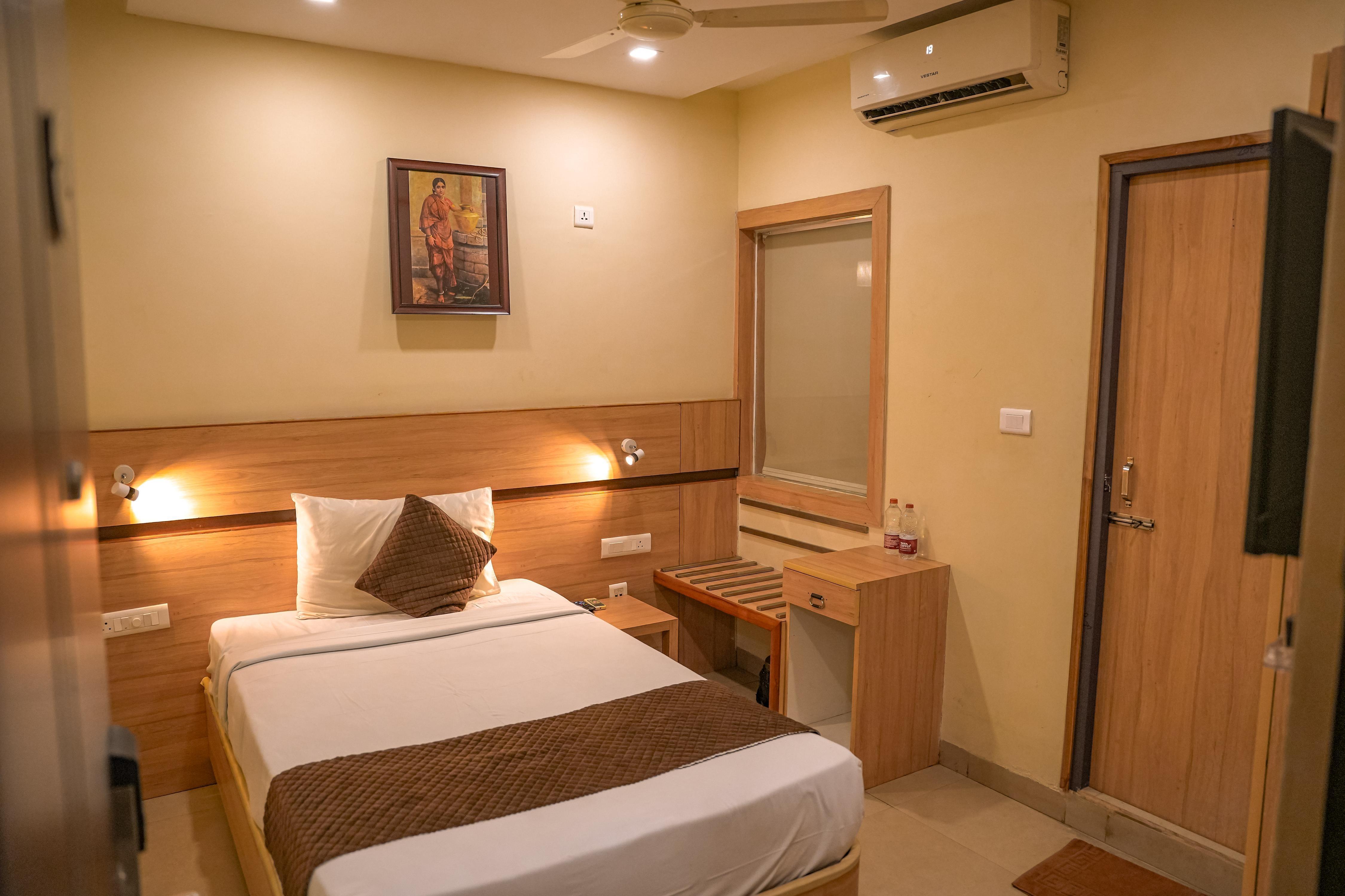 Hotel Vasanth Maarg By Livewell - Tap to explore photos
