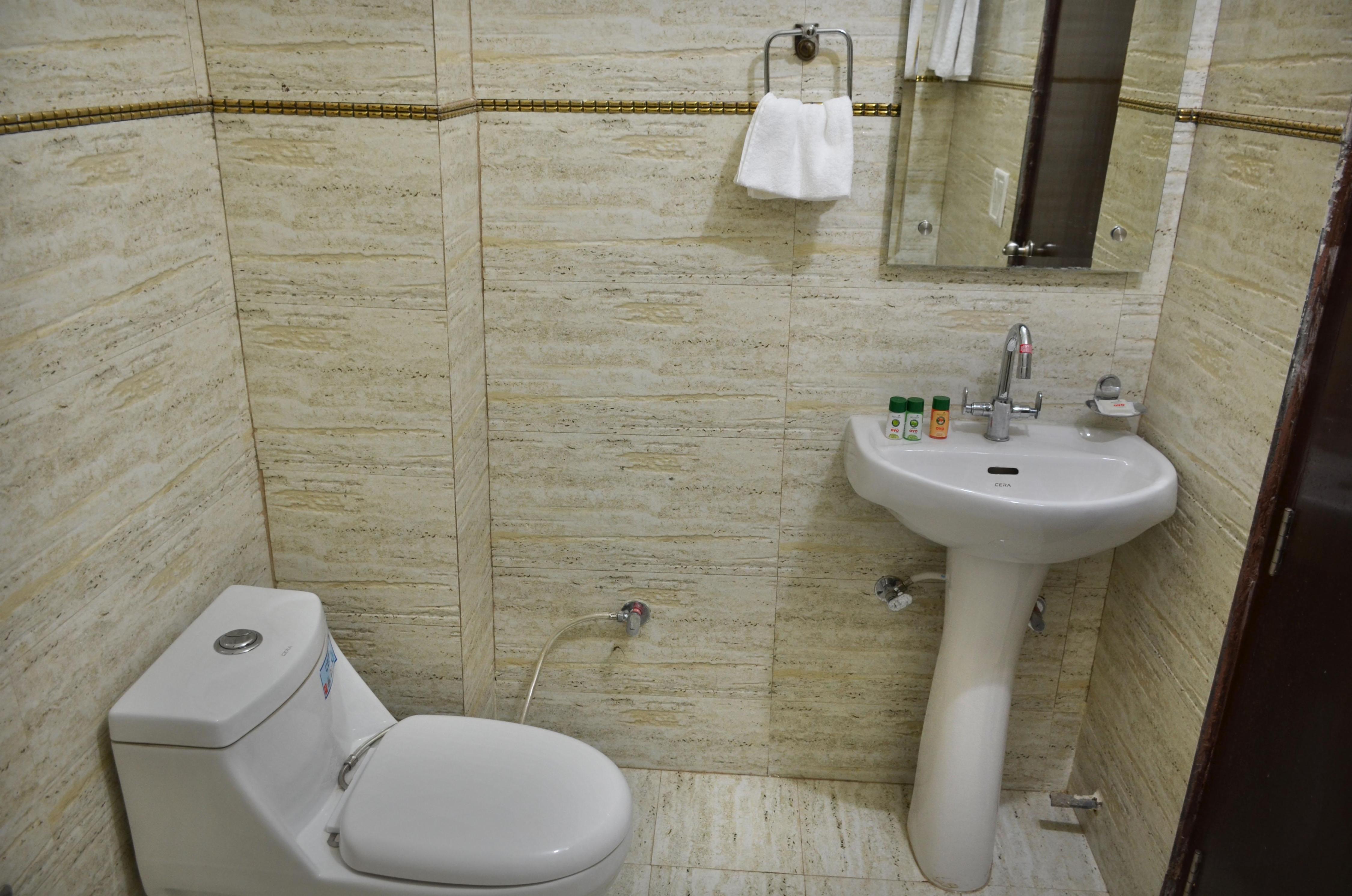 Hotel Kohinoor City Opposite Railway Station Chandigarh. - Tap to explore photos