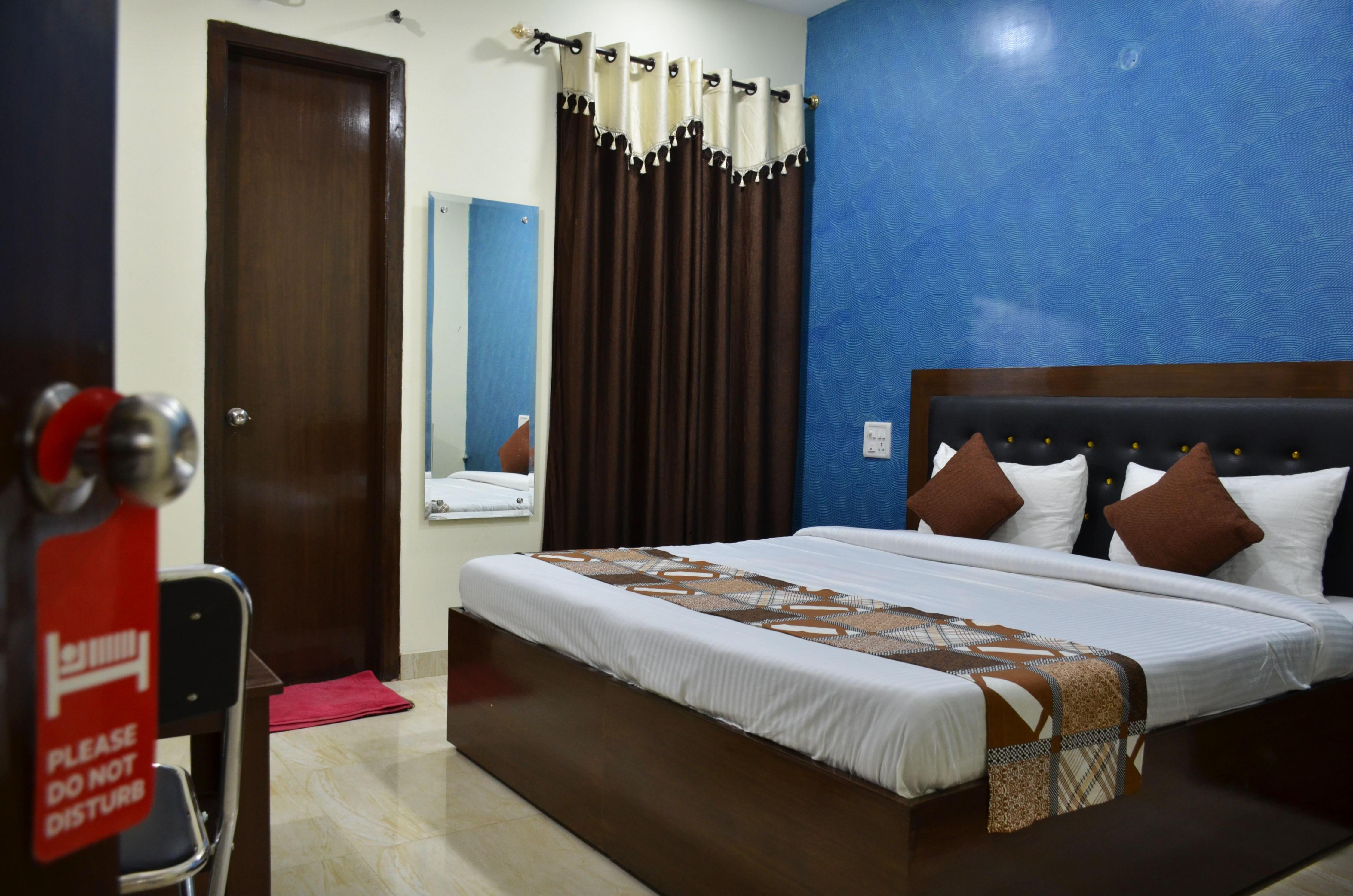 Hotel Kohinoor City Opposite Railway Station Chandigarh. - Tap to explore photos
