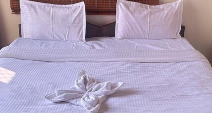 Mangalam Hotel and Restaurant Room Type - Deluxe Room - AC Mangalam Hotel and Restaurant Room Type - Deluxe Room - AC