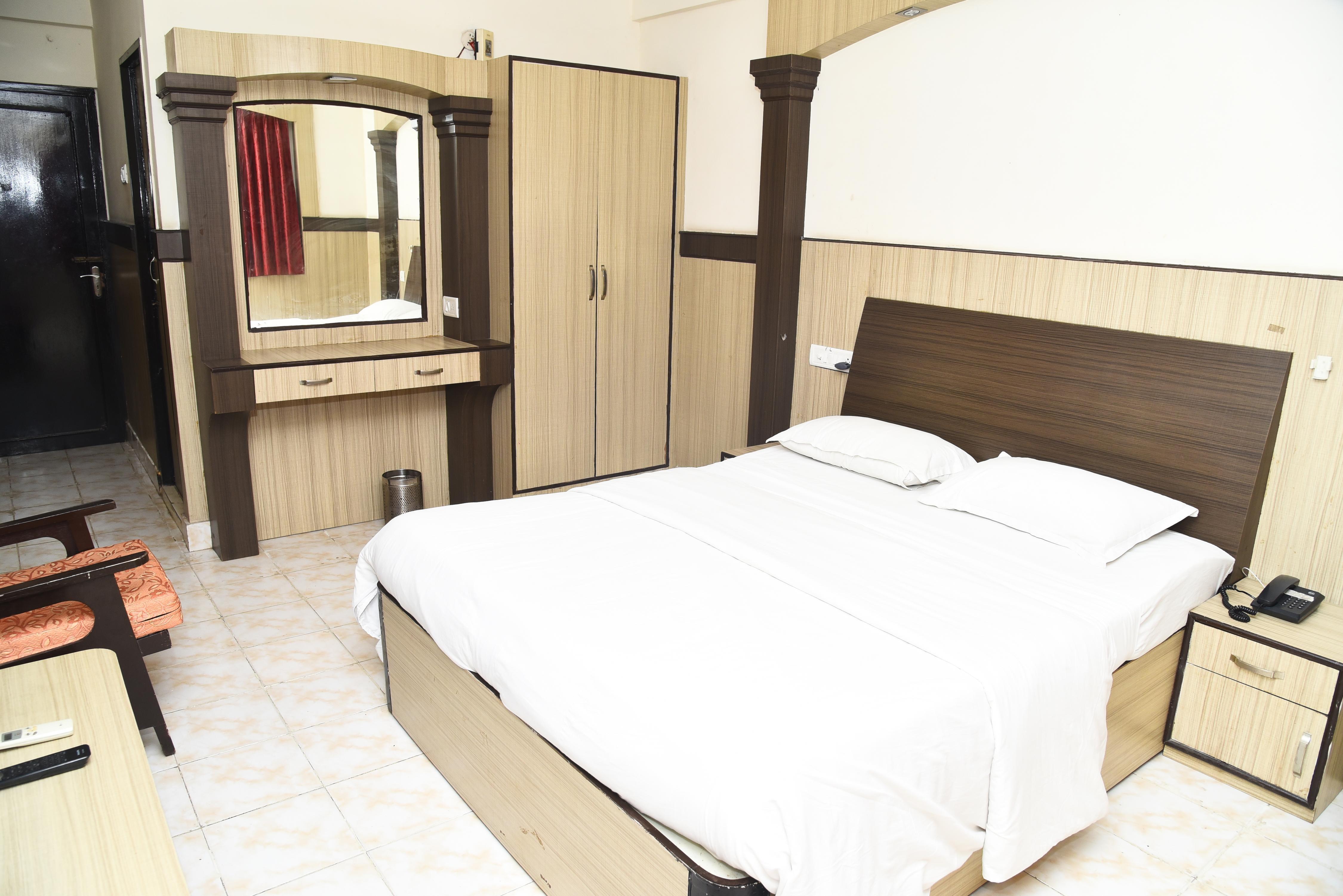 HOTEL MARS Room Type - Deluxe Non AC Room