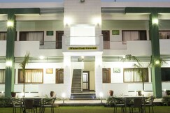 Hotel Whistling Greens