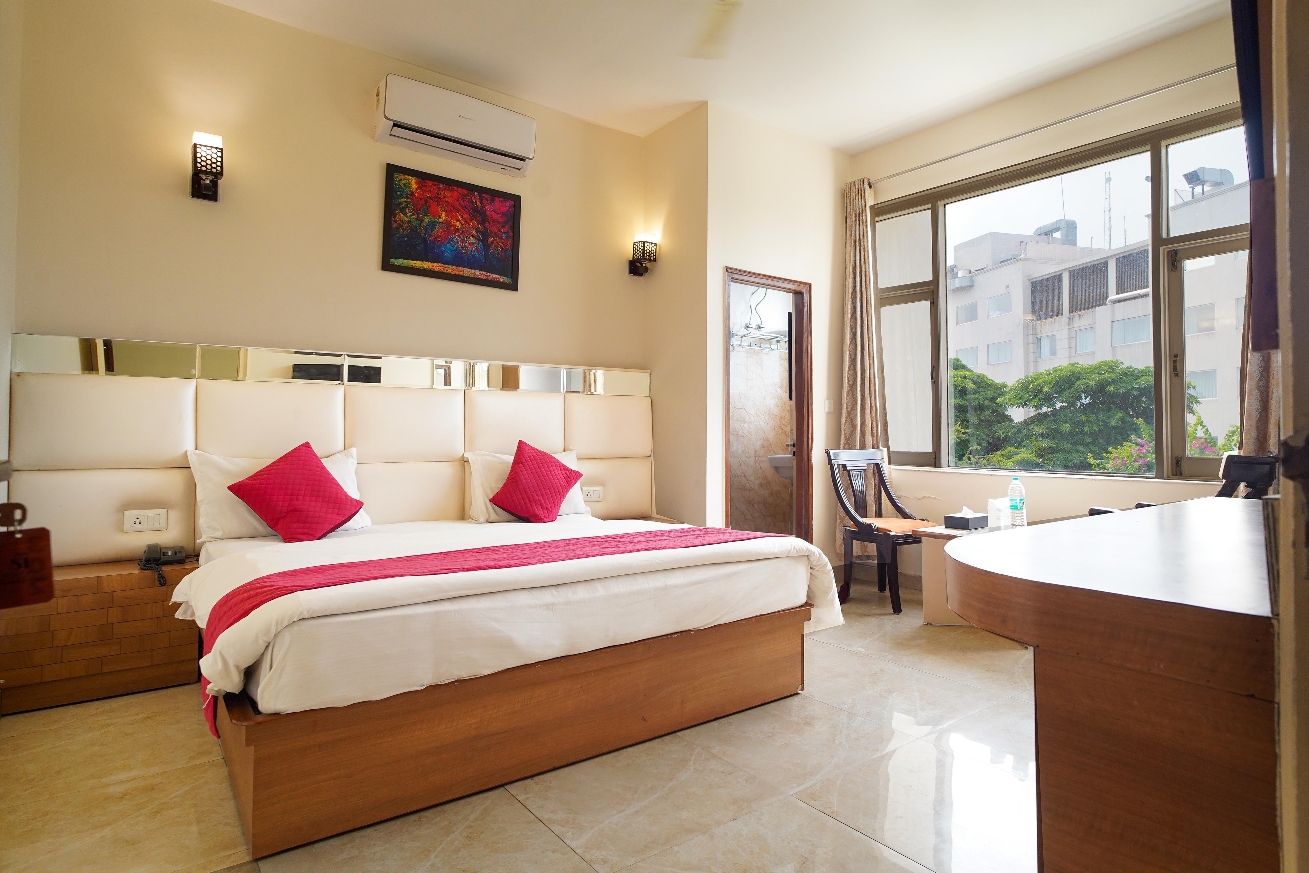 Shivalik Hills Jammu@ Tawi Railway Station Room Type - Deluxe Room