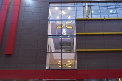 Hotel Royal Treat ( Parking & Near Mahalaxmi Temple )