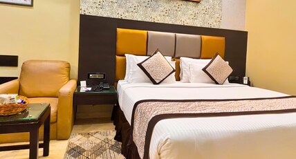 Hotel Golden Tree Room Type - Super Deluxe Side Balcony Sea View