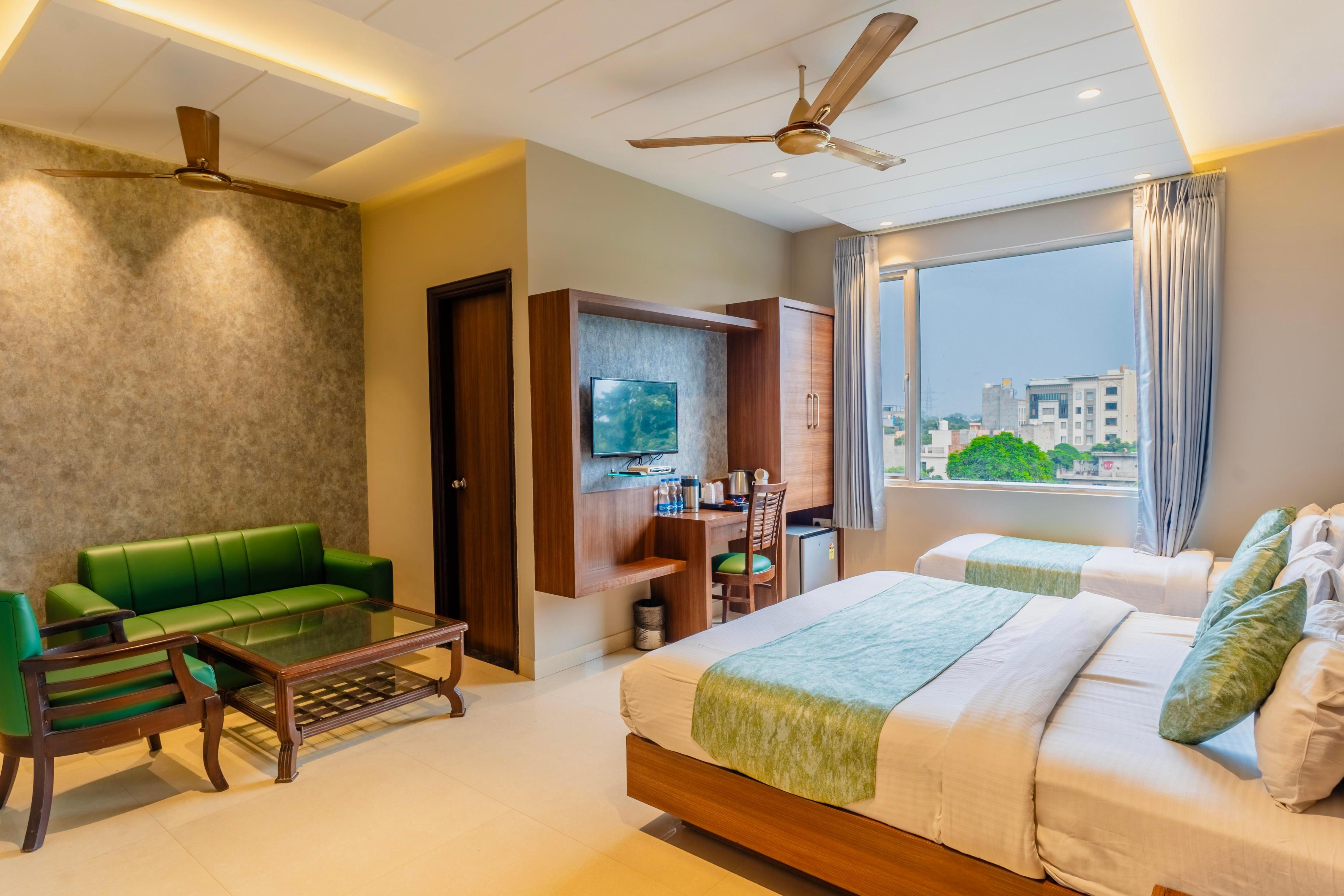 Hotel Amritsar International Room Type - Triple Bed Family Luxury Room