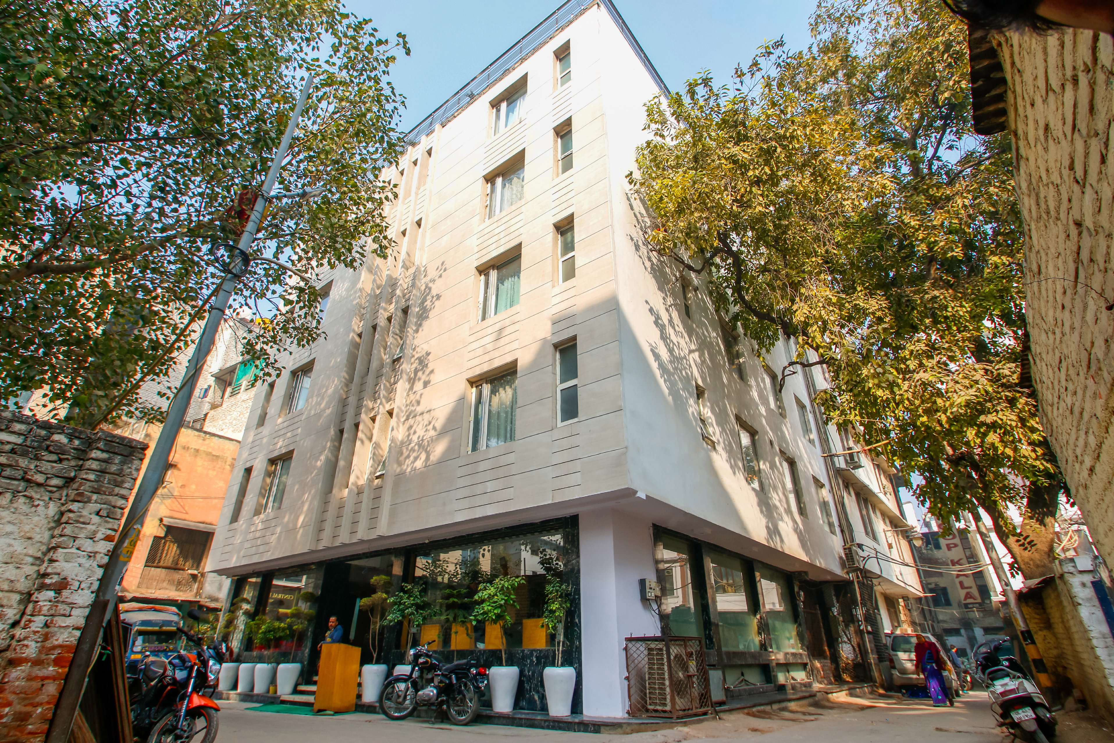 Hotel Shanti Plaza New Delhi - Tap to explore photos