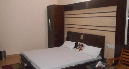 hotel pink stone Room Type - Deluxe Room
