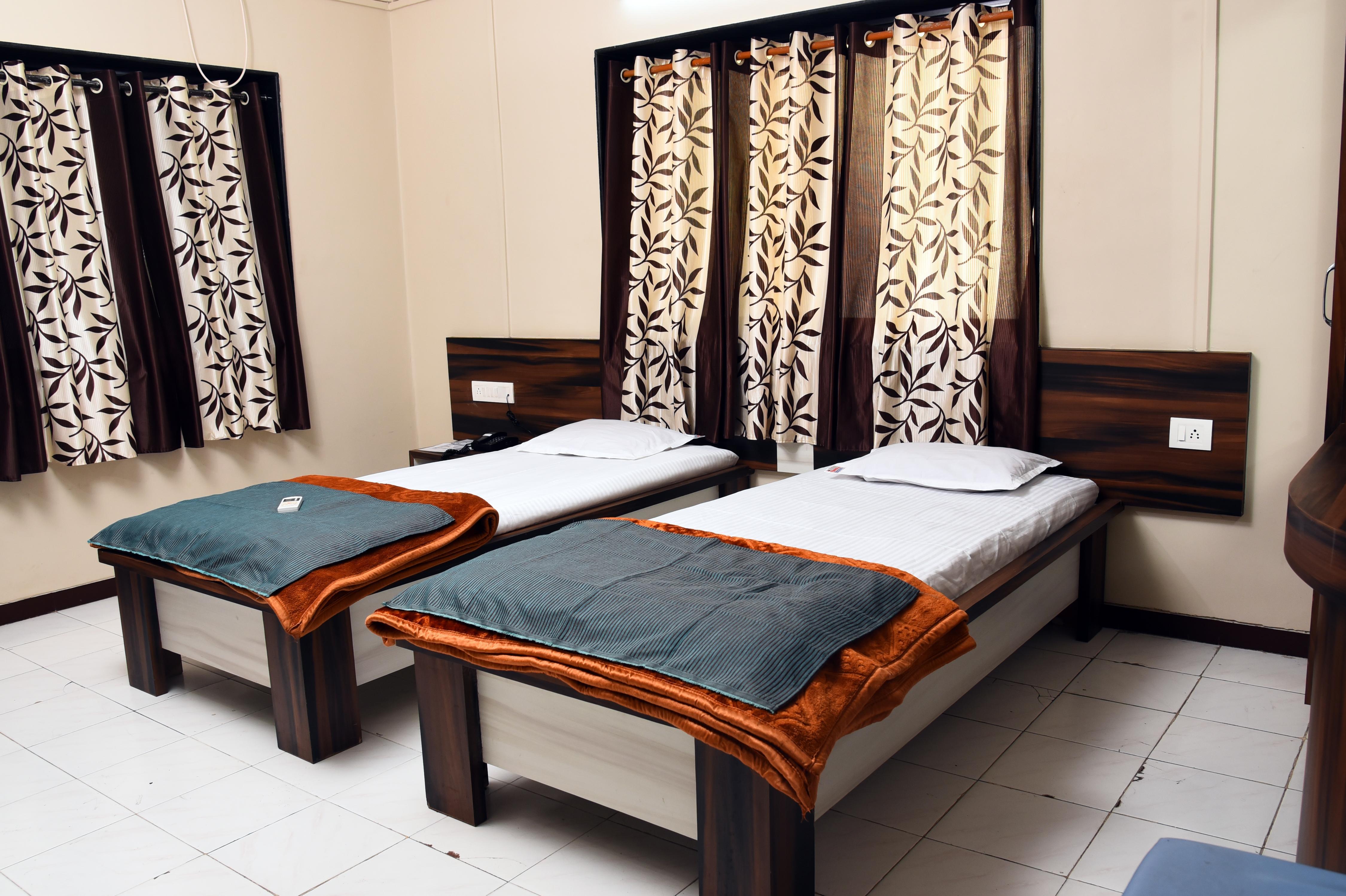 Hotel Kashiba's Room Type - AC Deluxe (Twin Bed)
